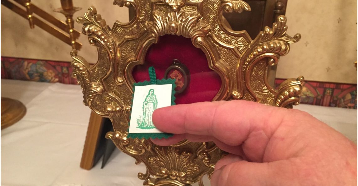 Free Green Scapulars Touched to Relic of True Cross for Conversion & Healing