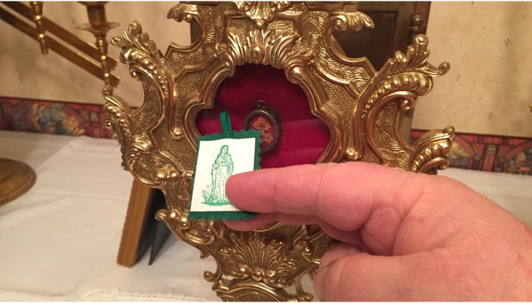 Free Green Scapulars Touched to Relic of True Cross for “Conversion USA”