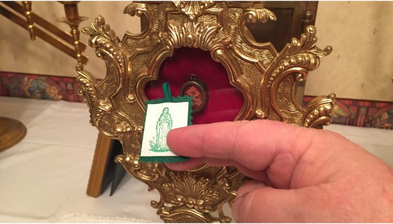 Free Green Scapulars Touched to Relic of True Cross for Conversion & Healing